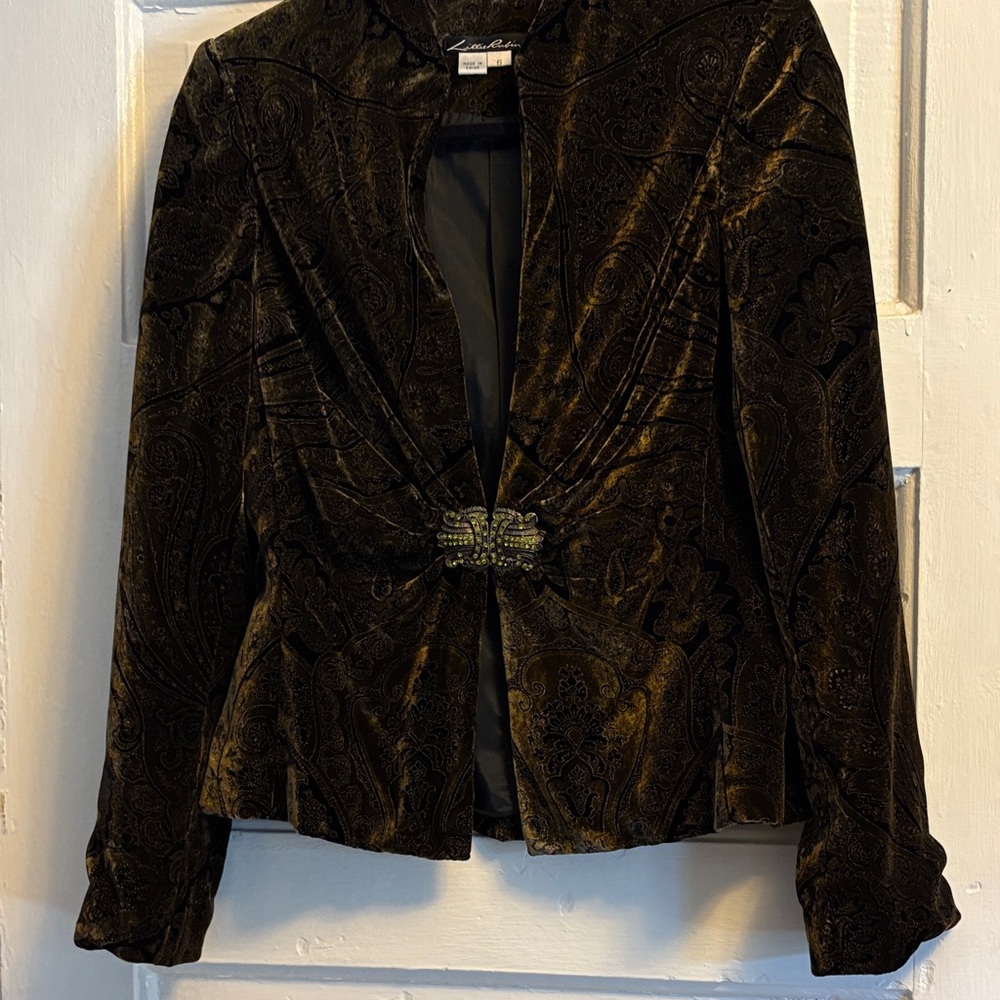 Lillie Rubin Black Velvet Blazer with Embellished Closure